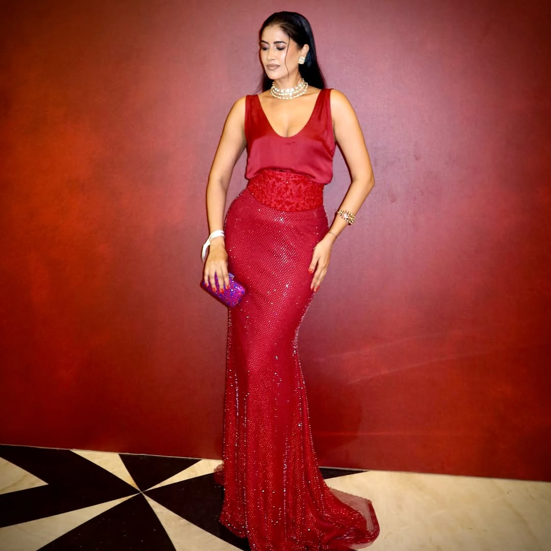 Alisha Pekha in Maha