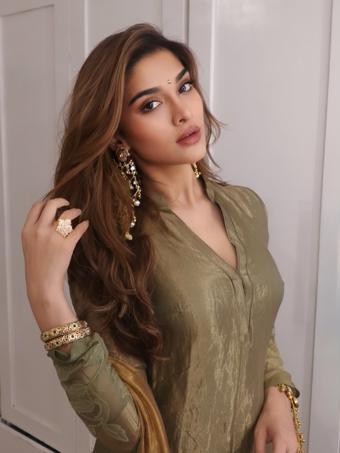 Saiee Manjrekar in Zehnaseeb