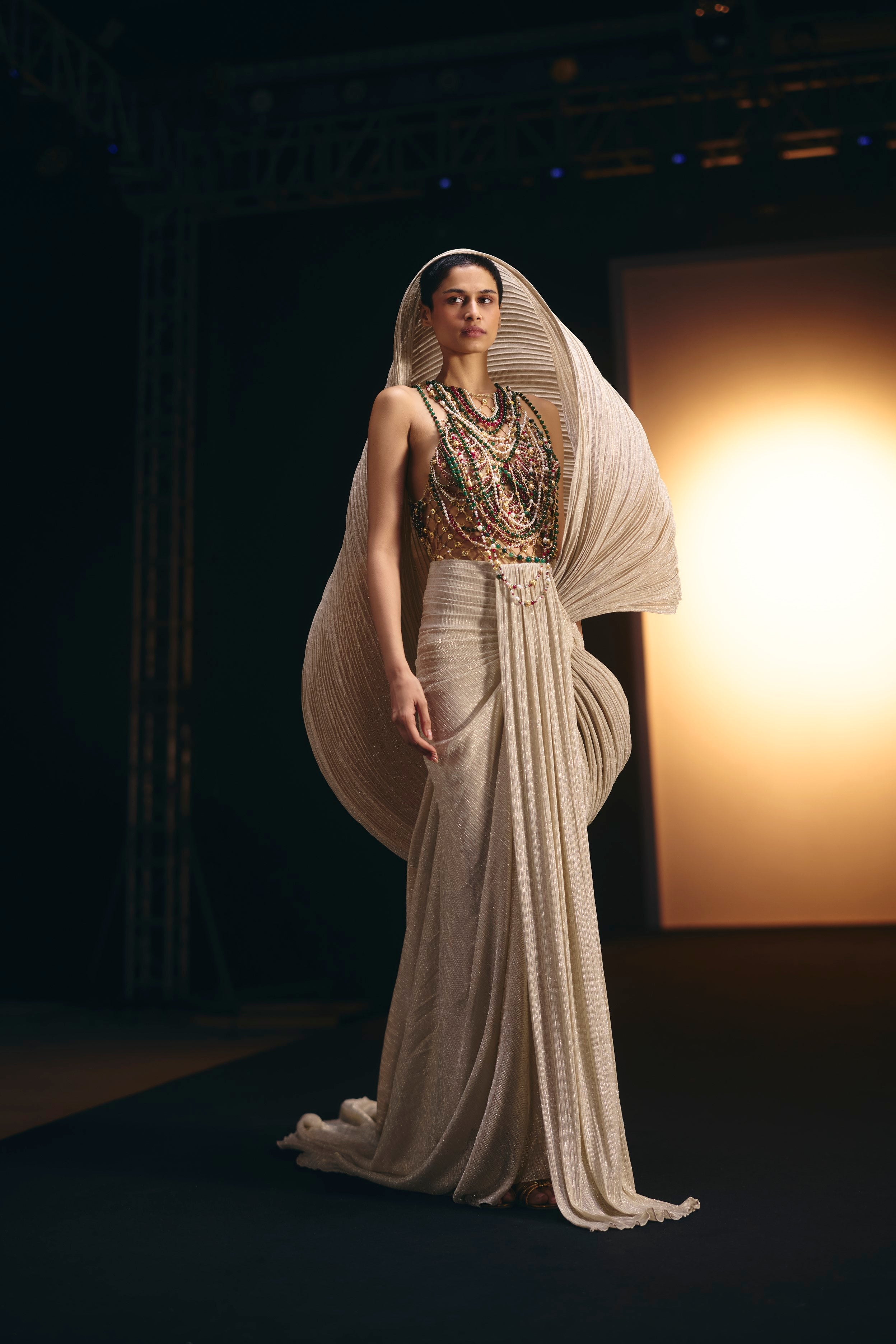 Look 10